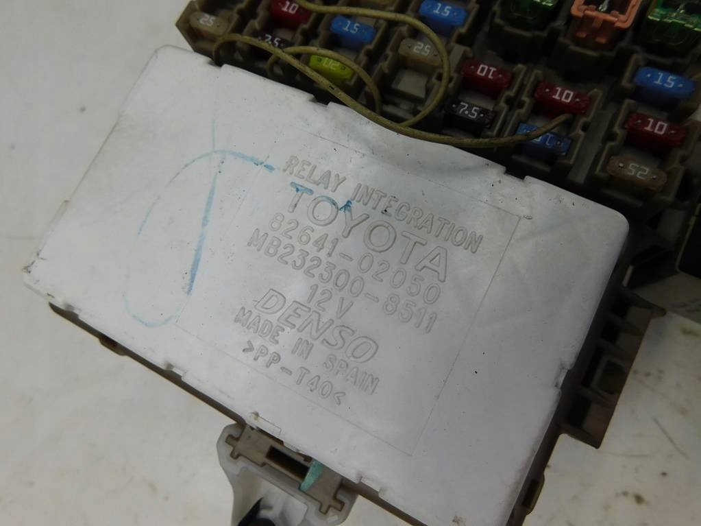 фото №9, Corolla e12 1.4 vvt-i 04r коробка запобіжників