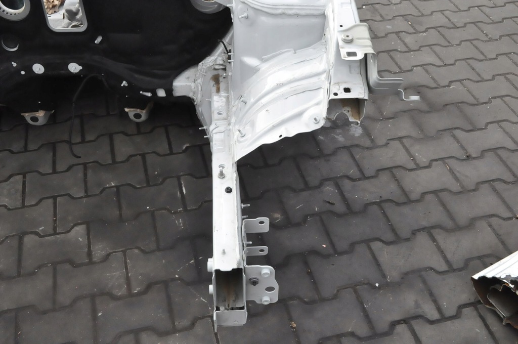 фото №7, Mercedes eqb x243 четверть лонжерон левый перед 7tys lm