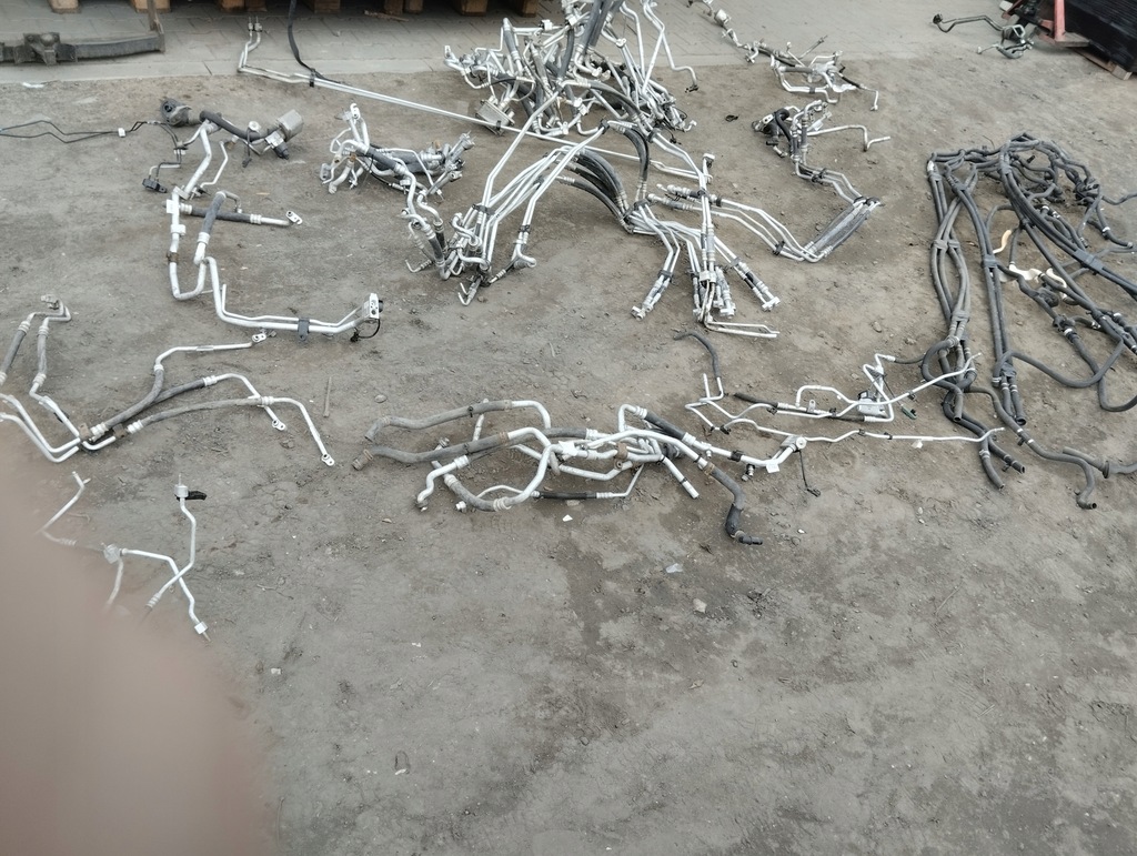 фото №1, Tesla s дроти трубки кондиціонера