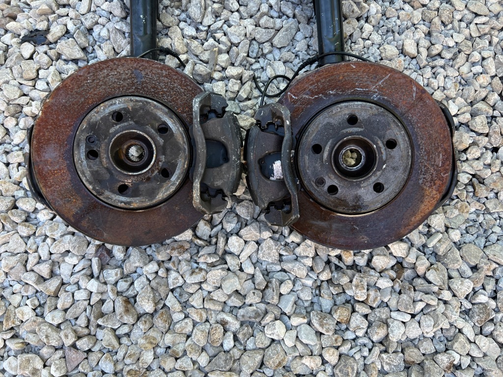 Купити Mercedes a-klasa w169 w245 поворотний кулак права перед