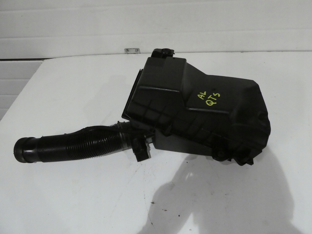 фото №1, Корпус фильтра воздуха 1j0129620 vw golf iv