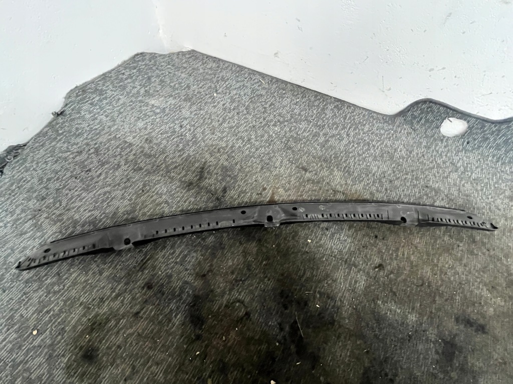 Bmw x1 f48 lci рестайлинг  2.0d молдинг защита жабо оригинал Доставка