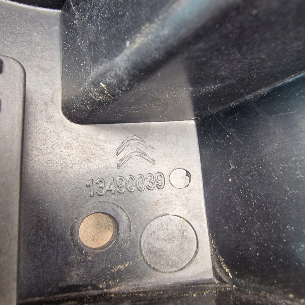 фото №6, Citroen c3 aircross кронштейн напрямна лампи правий 13490039