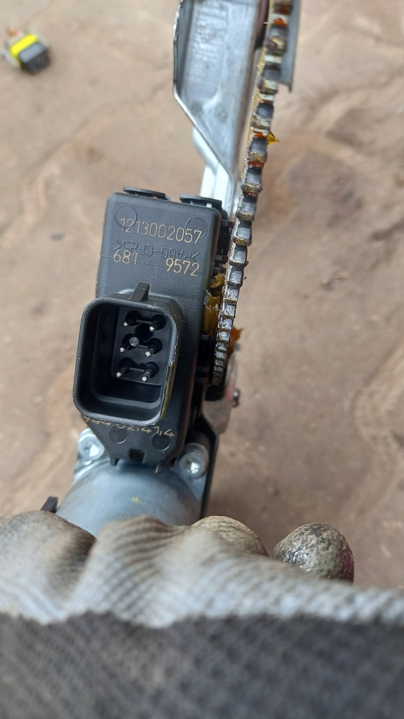 фото №4, Pod.szyby правий перед opel zafira b 06r 13132221