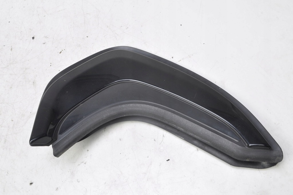 фото №1, Bmw f40 молдинг крыла задняя 19r