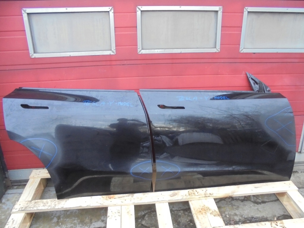 Купить Дверь правое  задняя правый  задняя tesla y в хорошем состоянии gliwice slask