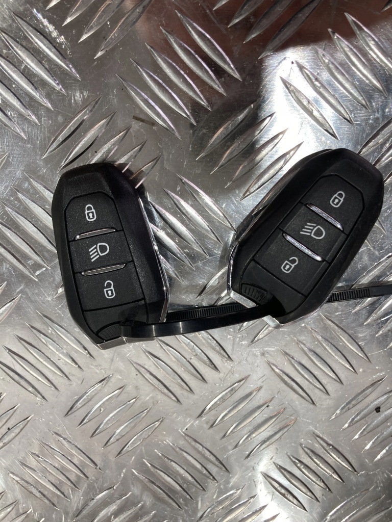 фото №1, Ключ pilot keyless c3 aircross 18-