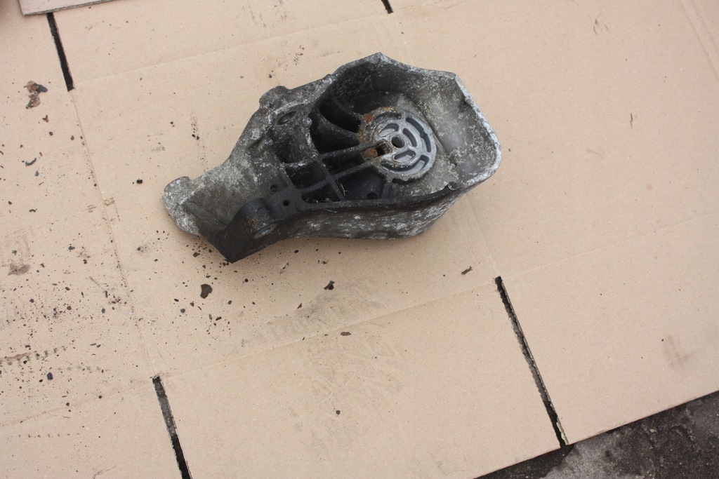 фото №1, Кронштейн двигателя volvo v70 ii 2,4 b