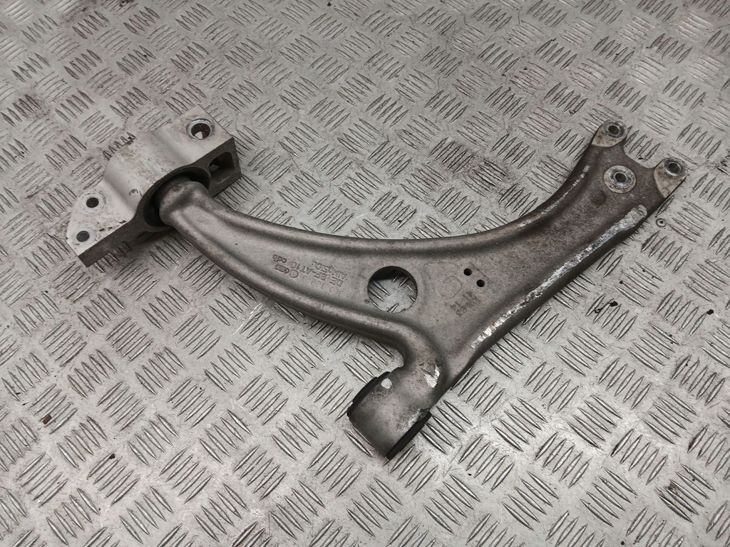 фото №1, Audi q3 8u 3c0407151h правая сторона рычаги