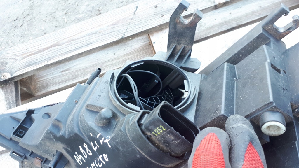 A4 b8 рестайлинг  фара левая перед передняя uk Оригинал