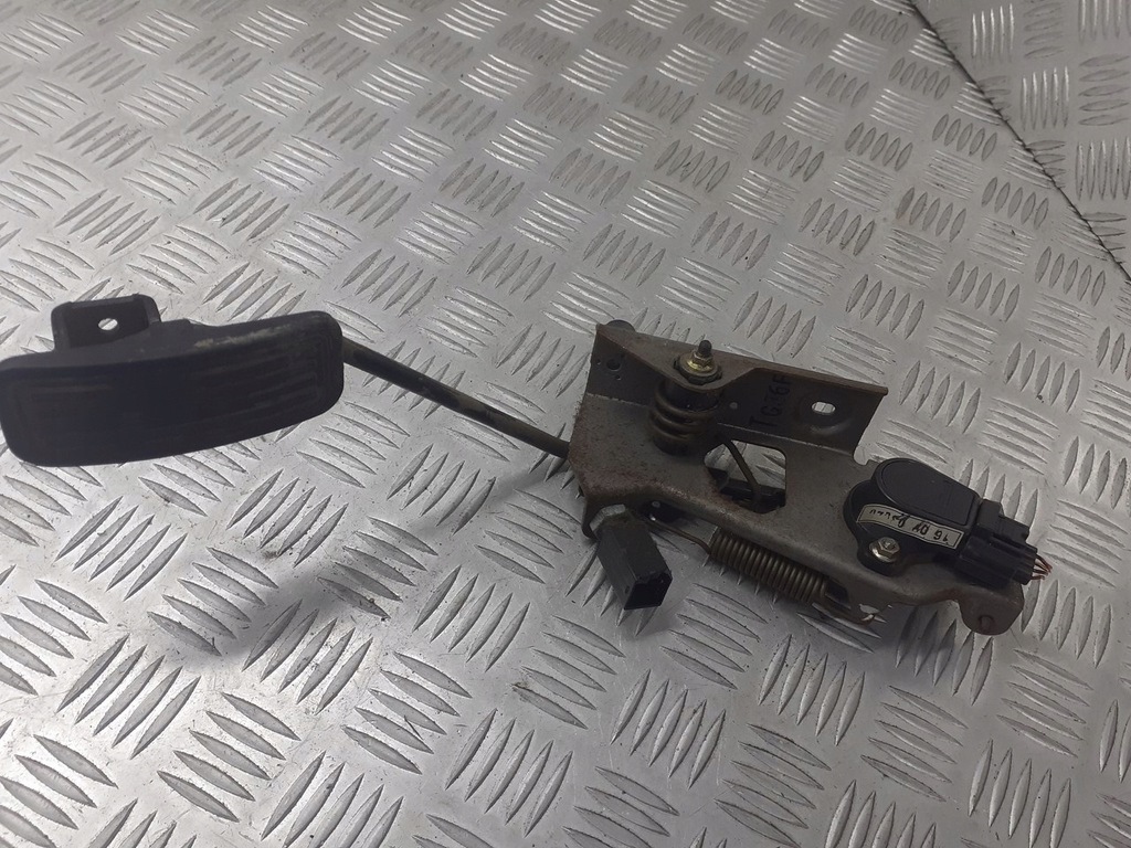 фото №1, Потенциометр газа mazda 6 2.0 di tgj6f