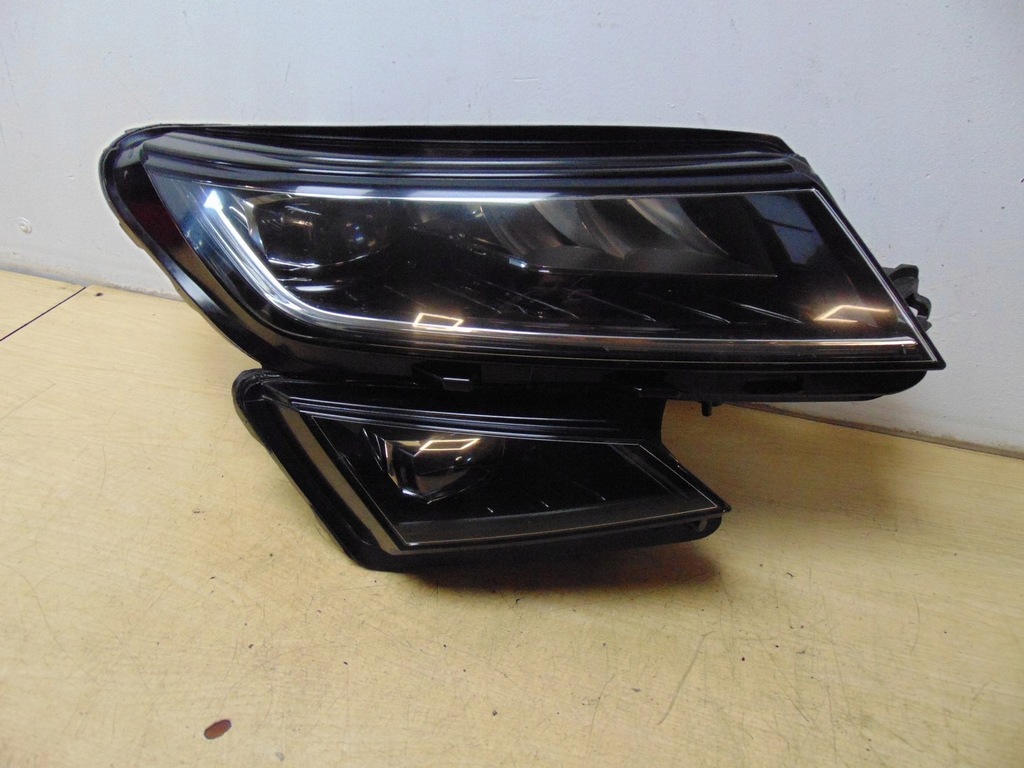 фото №6, Лампа правая перед skoda kodiaq full led europa