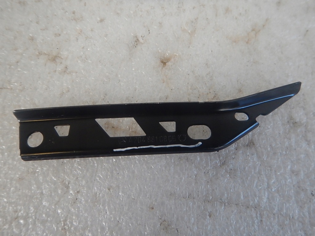 Купити Mercedes c w204 правий напрямна бампера перед