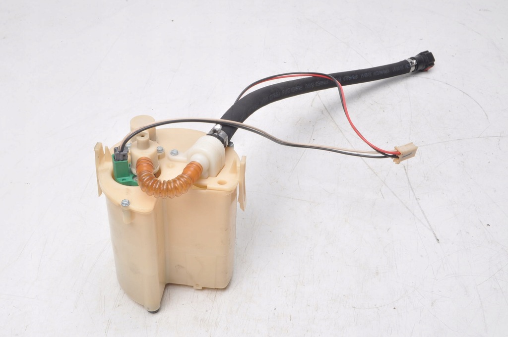 фото №1, Aston martin db9 6.0 v12 насос топлива 1r12341152ar