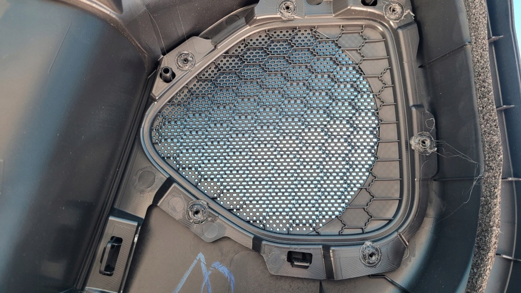 Купити Nissan qashqai iii 1.3 dig-t обшивка оббивка двері задній правий 829a6ua1a