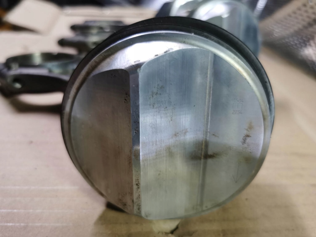 фото №6, Кований поршень c20xe doprężajacy + кований шатун з natryskiem na дно