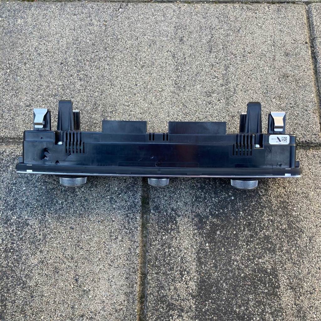 фото №7, Audi a3 8v 2012- панель перемикач кондиціонера 8v0820043