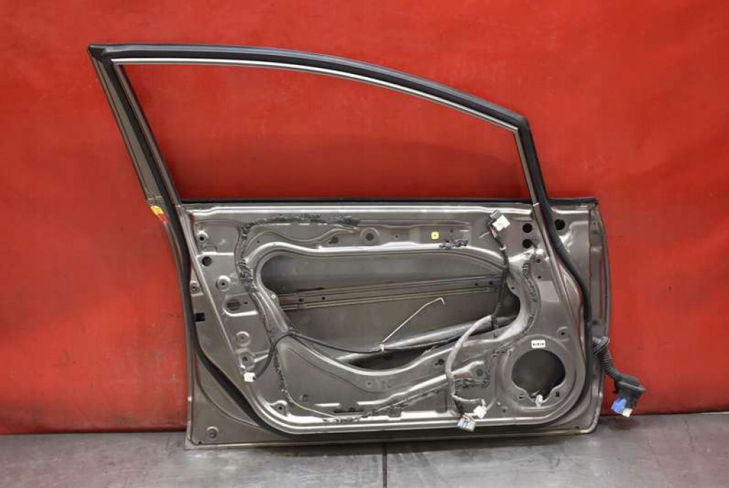 Дверь левая перед передние серые honda civic 8 viii sedan 05-08 Недорого