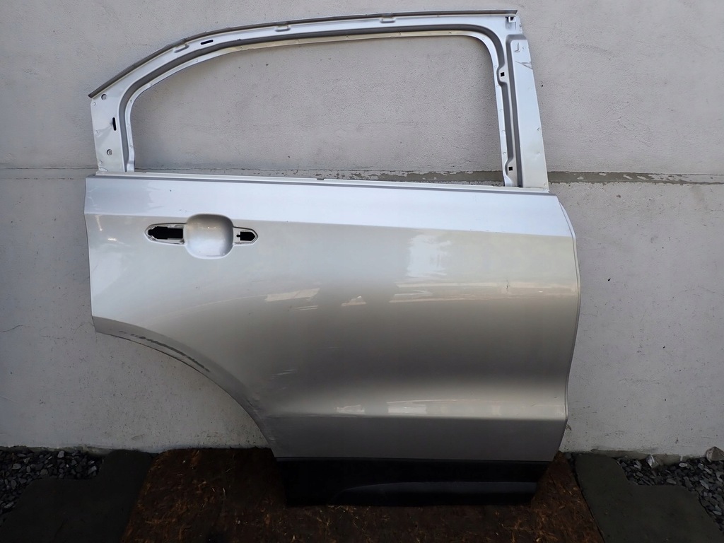 фото №1, Дверь правое задние правый задняя cadillac xt4 2018-2025r