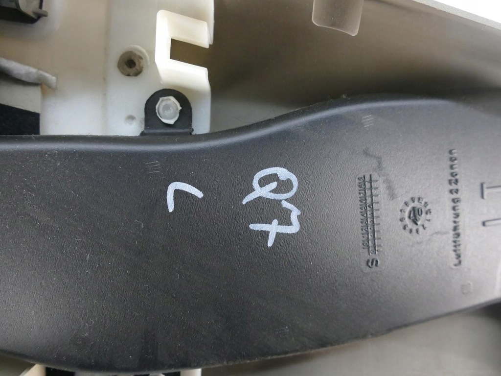 фото №11, Audi q7 4l обшивка стойка b левая туннель воздуха защита левая