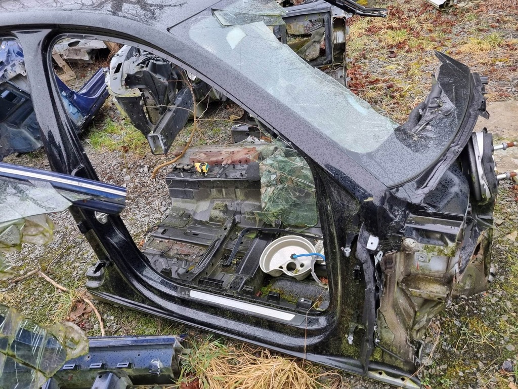 фото №1, Audi a4 8w чверть блок двигуна скло двері