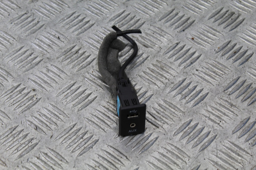 фото №1, Роз'єм usb aux nissan micra v 5 k14