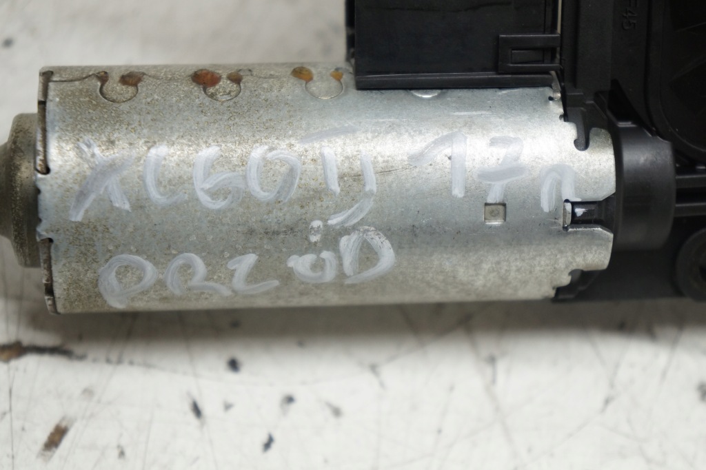 Volvo xc60 2 моторчик механізм люк 10030662b 405.828 в Україні