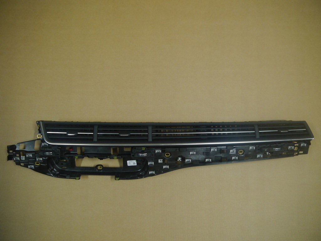 фото №1, Audi q7 4m решітка обдув консолі led 4m1820902s