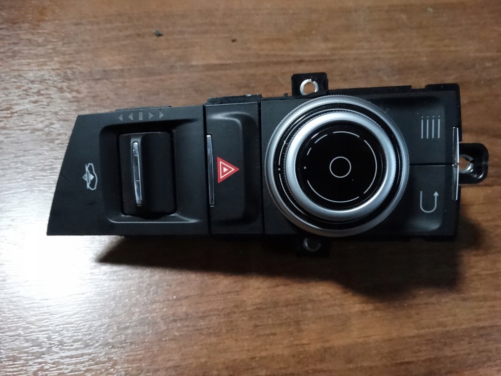 фото №1, Idealny панель idrive maserati levante 1