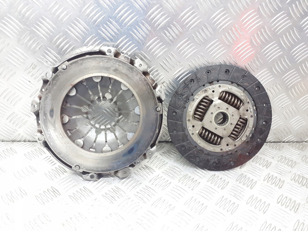 Купити Притиск зчеплення з диск bmw e46 2.0 d