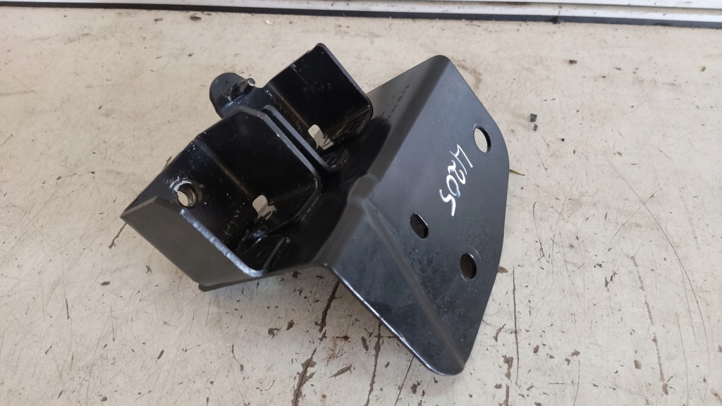 Купити Кронштейн кронштейн mercedes w205 a2056102702