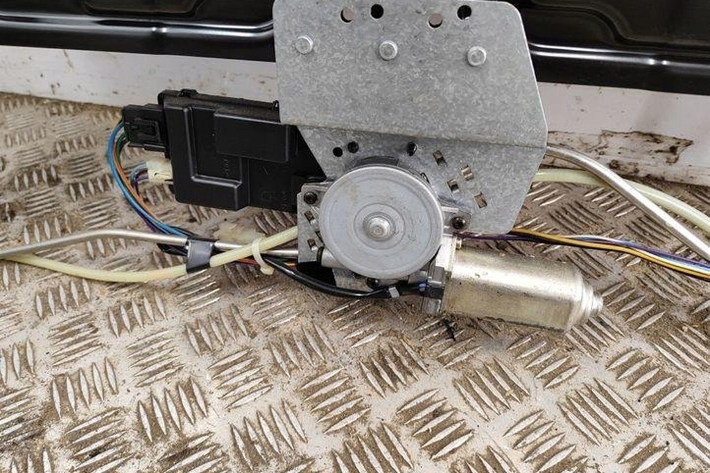 фото №10, Люк chrysler pt cruiser pt_ 1301pt2000ae 2.0l бензиновий 104kw 2001