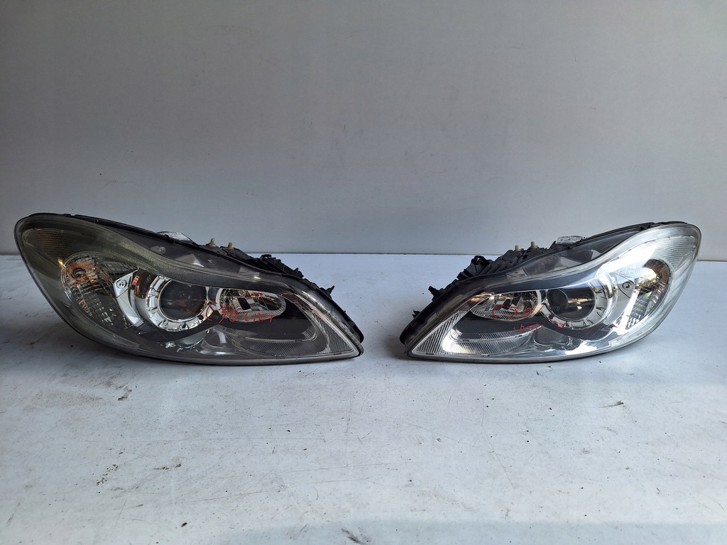 фото №1, Volvo c30 lift 09-12 лампа права uk