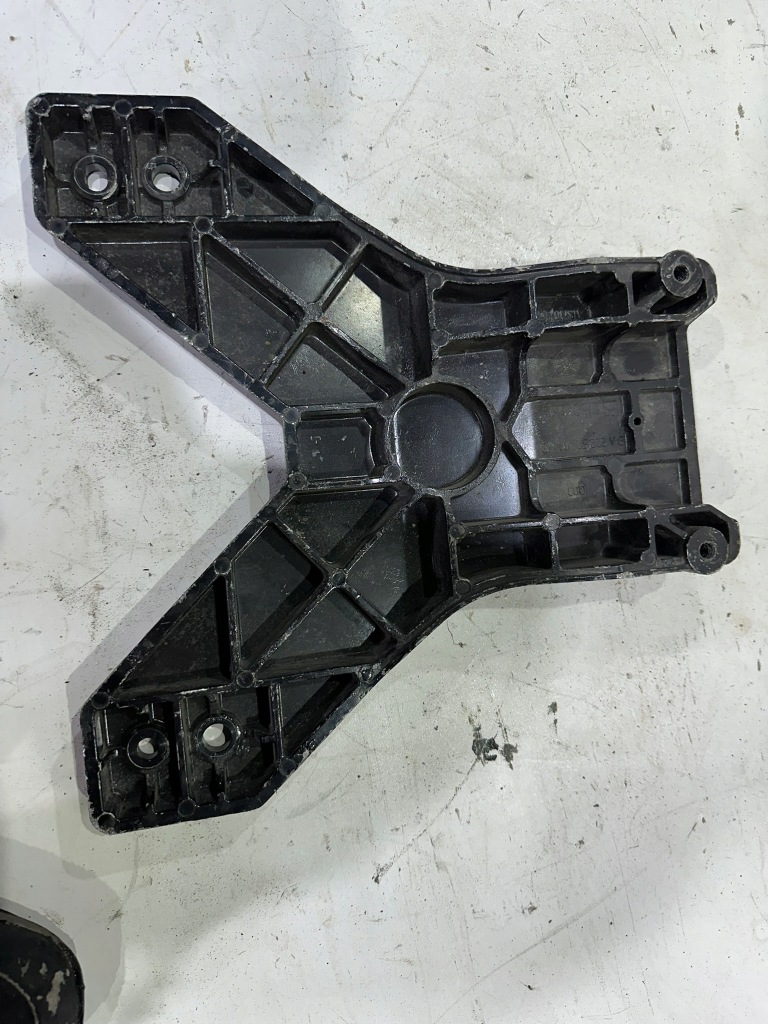 фото №1, Mercedes s w222 кронштейн кронштейн кронштейн 2225240440