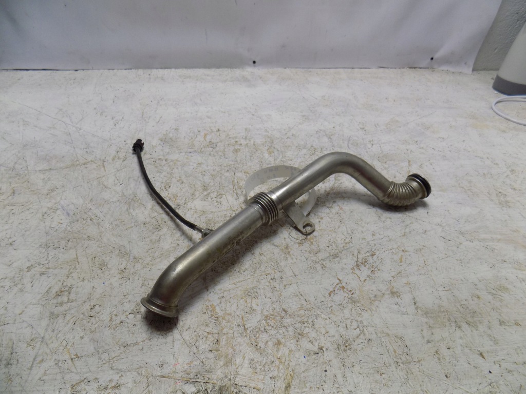 фото №1, Bmw 5 g30 g31 2.0d датчик температура. выхлопных газов + трубка шланг выхлопных газов egr 8589664