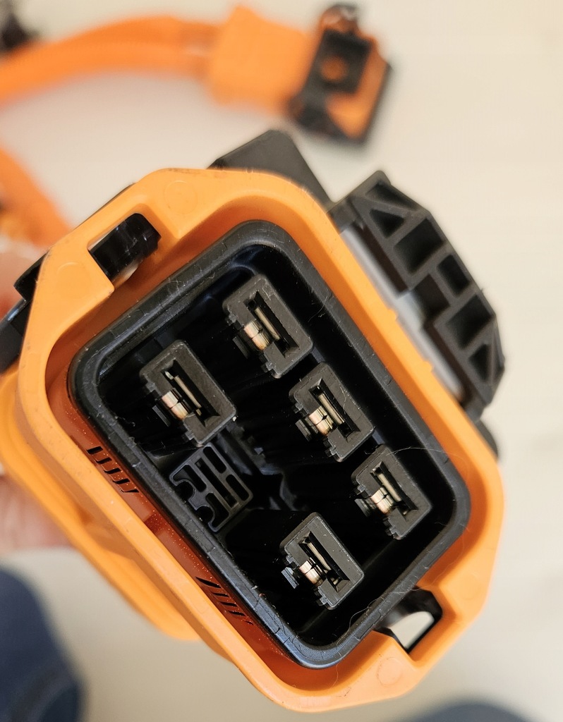 фото №5, Разъём зарядки крышка hyundai kona electric