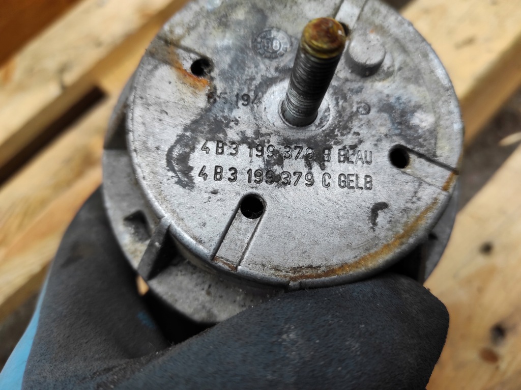 фото №6, Подушка двигуна кронштейн audi a6 c5 4.2 4b3199379b