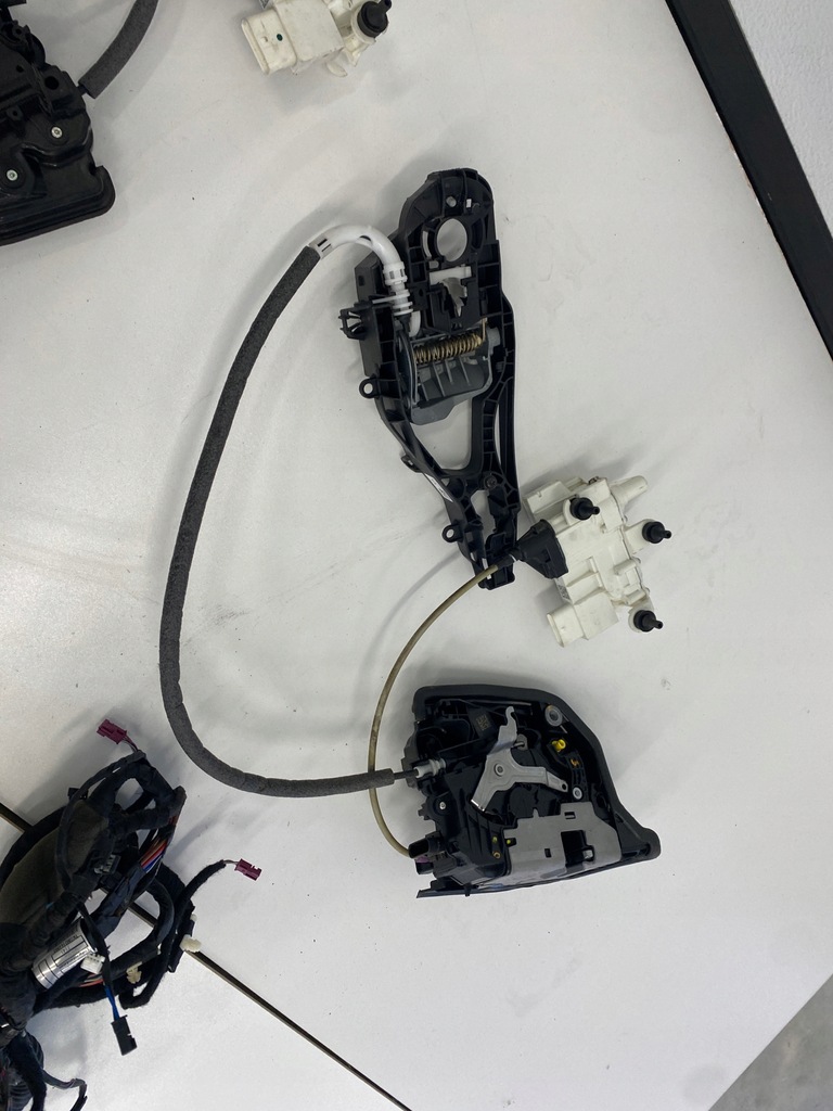 фото №10, Замок docia bmw 7 g11 g12 доводчики soft close комплект