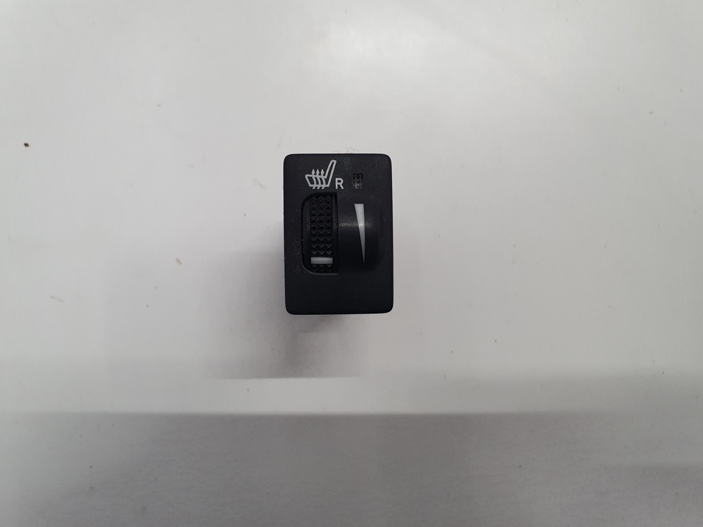 фото №1, Toyota avensis t27 кнопка підігрів сидіння правий