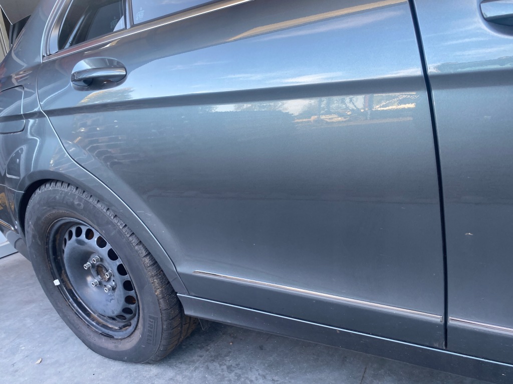Mercedes w204 седан дверей правий задній 779 Зі Шроту