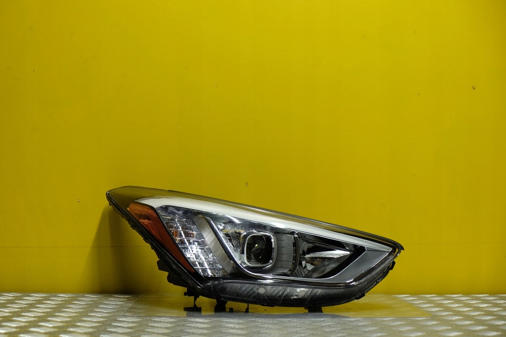 фото №1, Hyundai santa fe 2012- фара лампа ксенон права usa