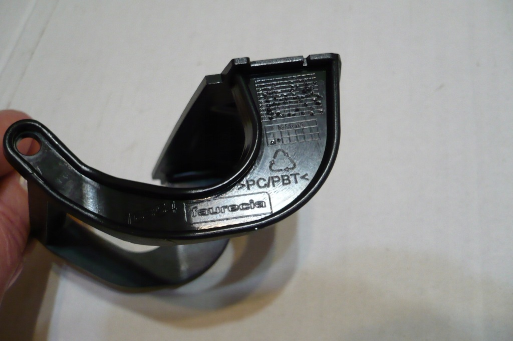 фото №4, Audi a5 8to lift кронштейн заглушка розпилювача ліва 2011--