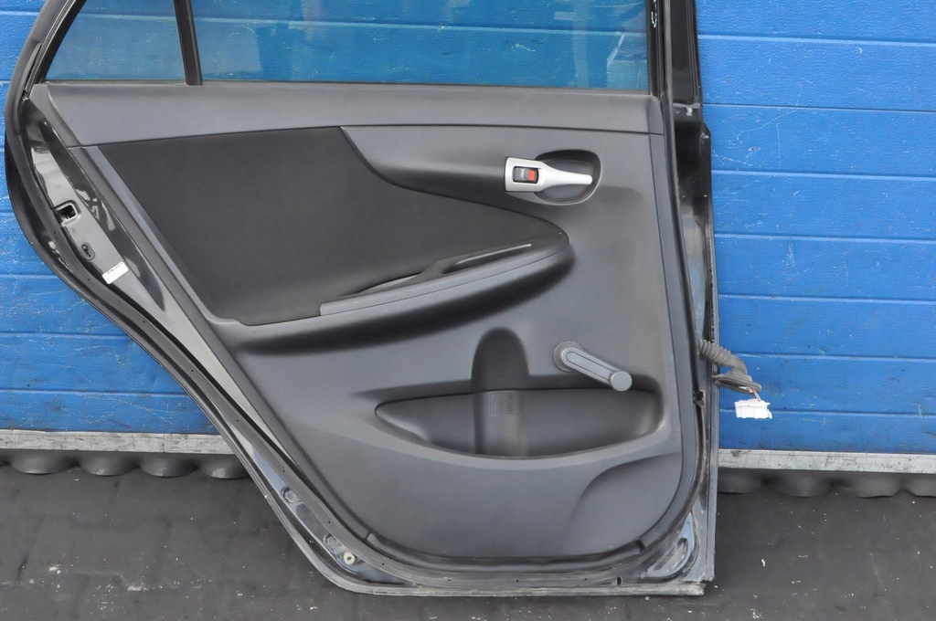 фото №8, Toyota corolla e15 07-13 двері лівий задня ліва задні sedan