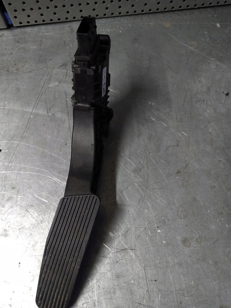 фото №2, Pacifica 2016-2020r педаль газа