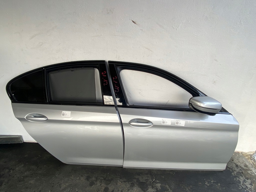 фото №1, Дверь задняя правое bmw 5 g30 m5 f90 цвет a83