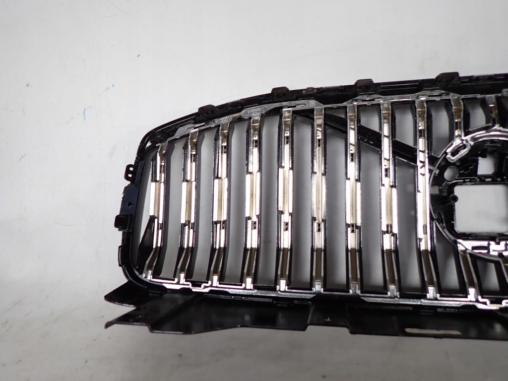 Volvo xc60 2 2 рестайлінг  21- решітка радіатора решітка  радіатора 32291019 Київ