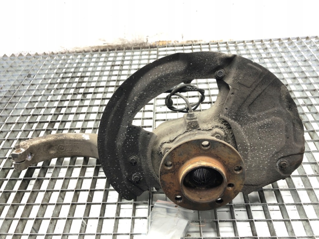 Купити Поворотний кулак правий перед bmw f16 3.0 313km 14-19