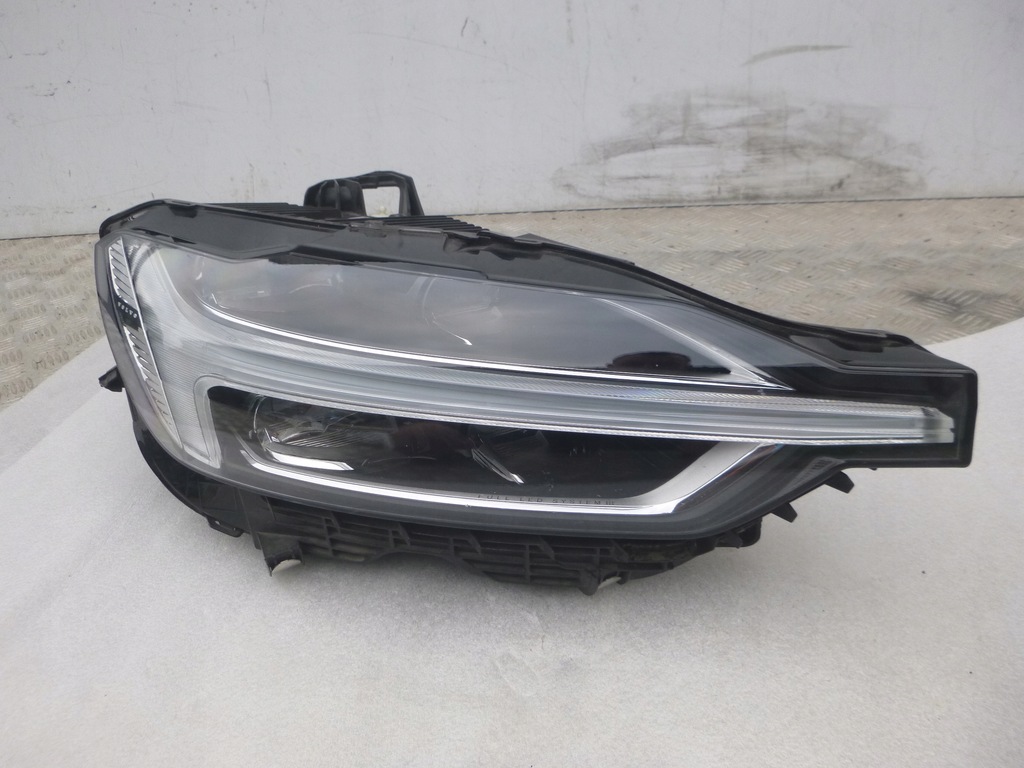 фото №1, Volvo xc60 ii лампа правая full led