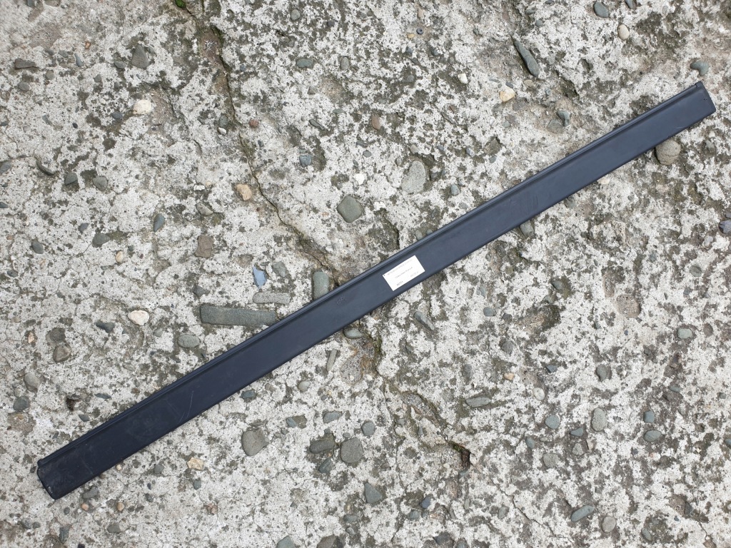 фото №1, Space star 03-06 lift молдинг дверь правый перед