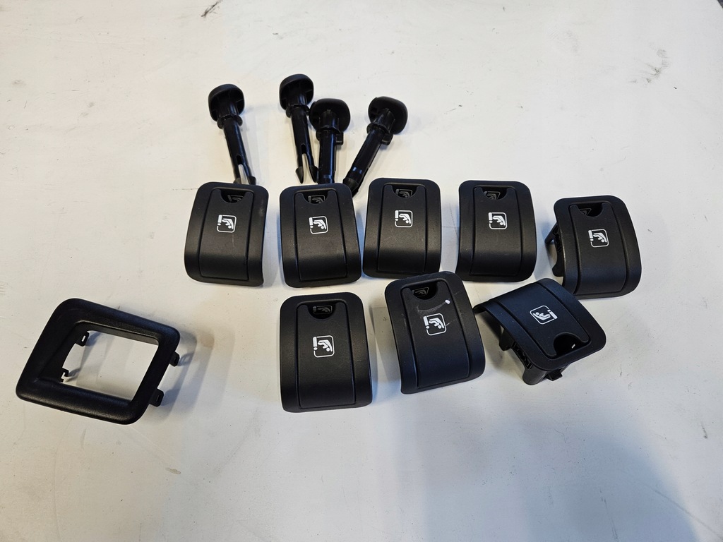 фото №1, Renault arkana заглушка isofix сиденье